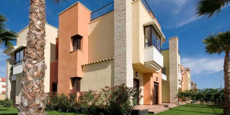Exterior P Plioto[1]